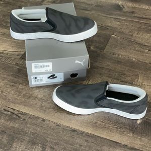 Women’s golf shoes.